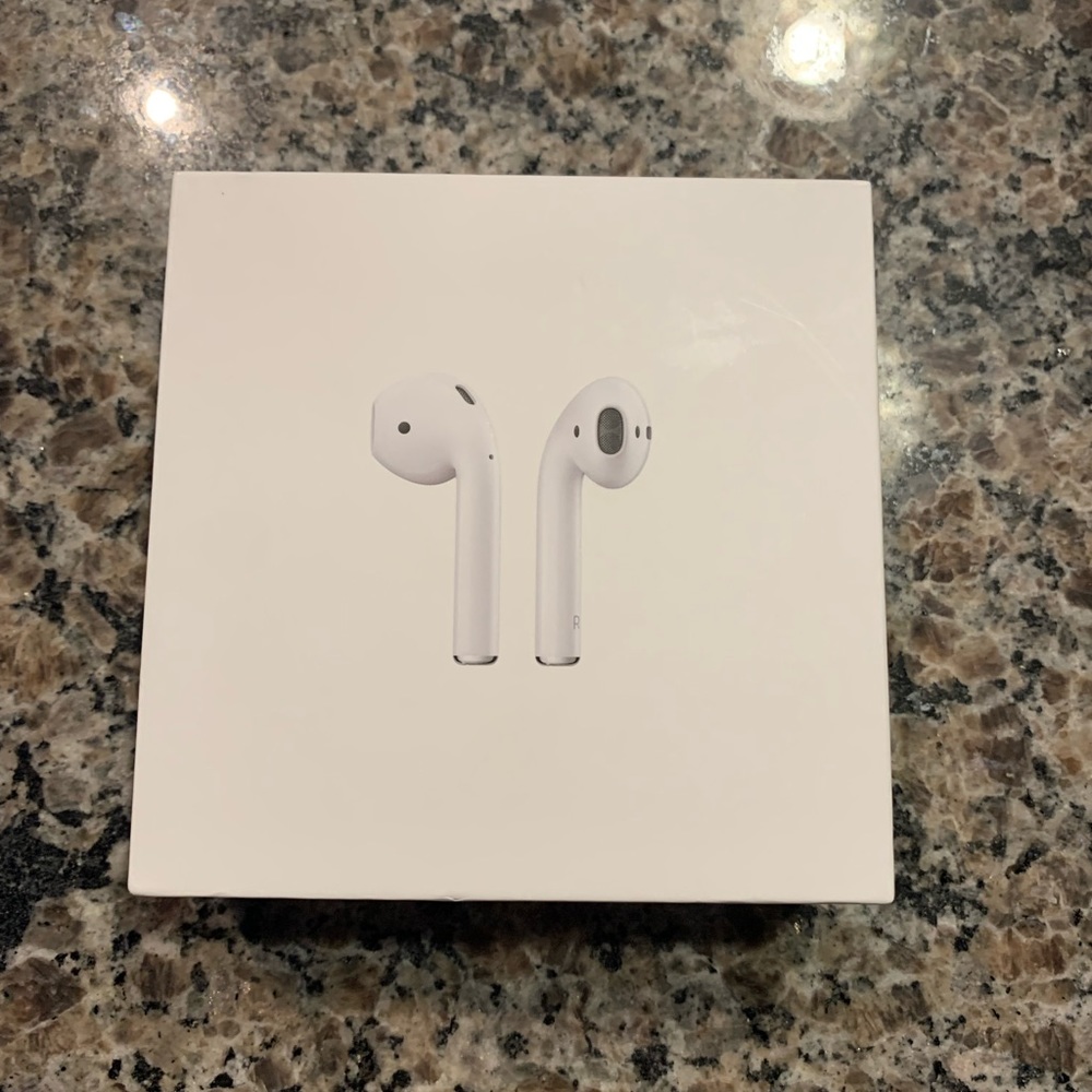 Apple AirPods with charging case (1st Generation)